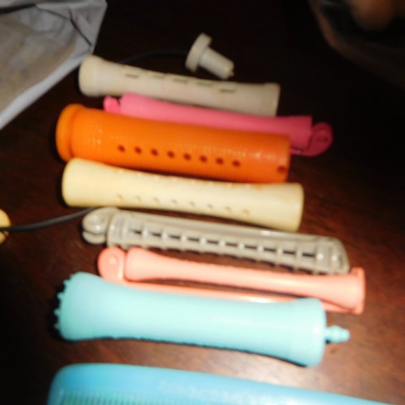 Assorted Perm Curlers - Picture 6 of 7